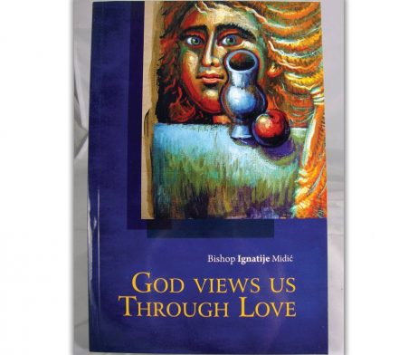 God_views_us_through_love